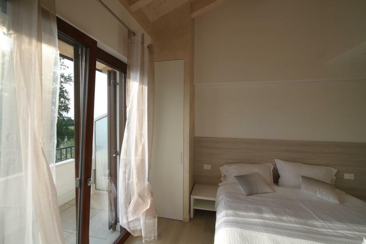 La Casa Bianca Loc.Turistica Apartment Peschiera del Garda Exterior photo